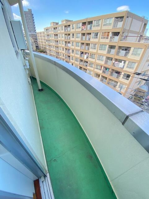 調布市多摩川５丁目のアパートのバルコニー