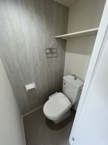 Lucioleのトイレ|☆☆ネット無料♪　人気のホワイトフローリングのデザイナーズ物件です☆☆