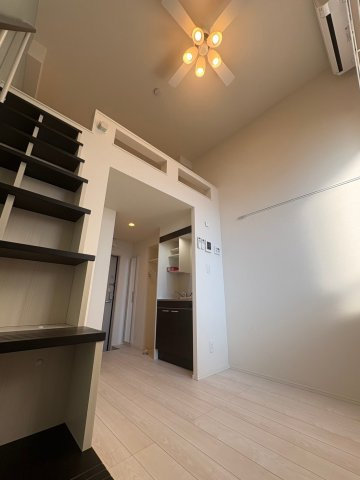 Lucioleの居間・リビング|※シーリング設備はございません