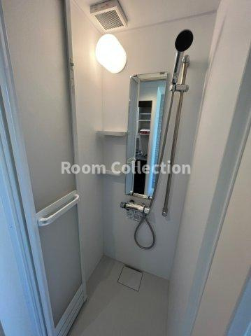 Lucioleのシャワールーム|☆☆ネット無料♪　人気のホワイトフローリングのデザイナーズ物件です☆☆