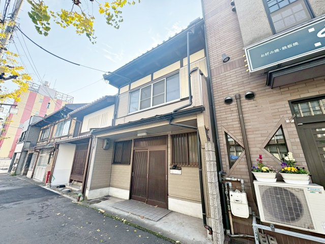 聚楽廻松下町の外観