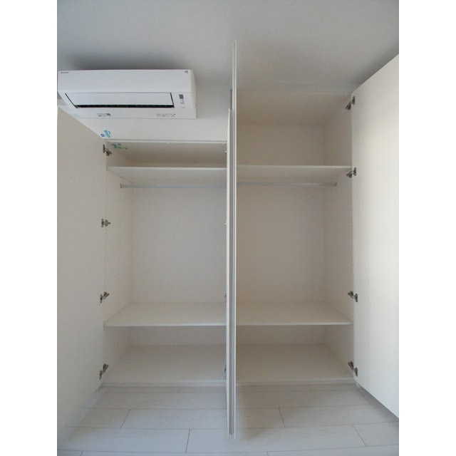 ラクレイス横濱関内の収納|便利な収納スペースです