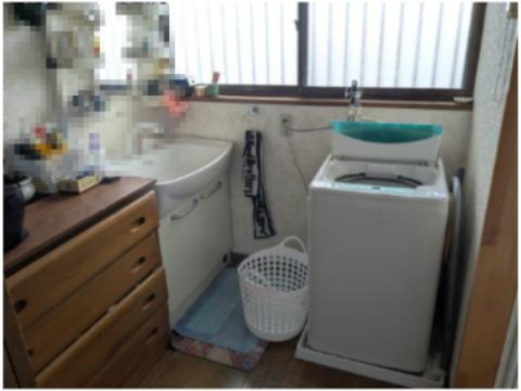 中古戸建　上里見町の独立洗面台|朝の身支度には欠かせない独立洗面化粧台