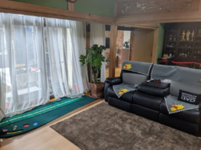 中古戸建　上里見町の洋室|内庭に面しているので採光も十分です。