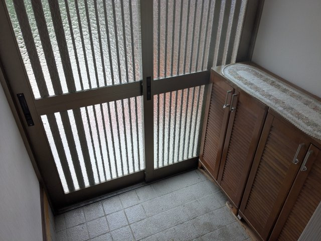 中古戸建　上里見町の玄関|引き戸の玄関です