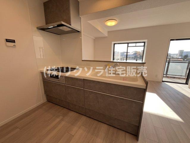 ライオンズガーデン枚方のキッチン|LDK16.7帖
■物件内覧・資金計画相談・住宅ローン相談、リフォーム相談、お問合せ受付中■
※当日・翌日のご内覧、ご相談はお電話でのお問合せがスムーズです！