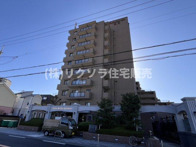 ライオンズガーデン枚方の外観|新しい生活にいかがでしょうか？外観はお住まいの顔になります。こだわりたいポイントですね。水回りリフォームやリノベーションも承ってます。
■現地見学・資金計画相談・住宅ローン相談もお問合せ受付中■