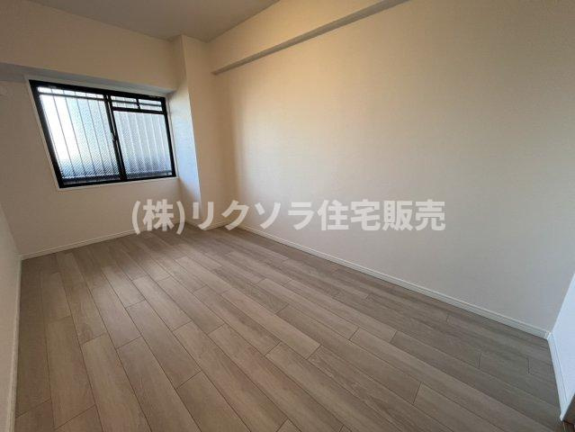 ライオンズガーデン枚方の寝室|洋室6.0帖
■物件内覧・資金計画相談・住宅ローン相談、リフォーム相談、お問合せ受付中■
※当日・翌日のご内覧、ご相談はお電話でのお問合せがスムーズです！