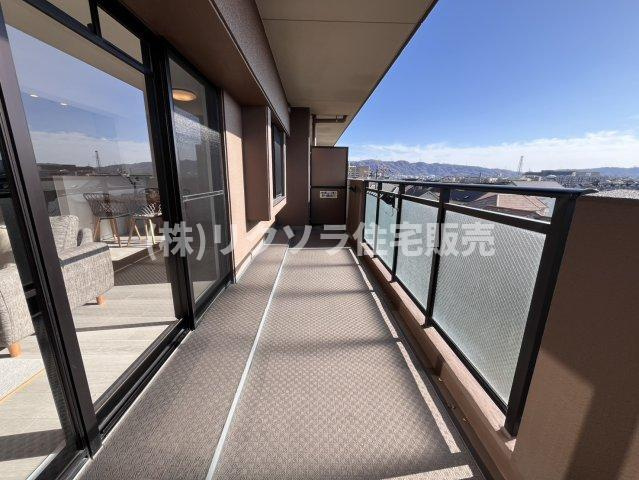 ライオンズガーデン枚方のバルコニー|ワイドバルコニー
■物件内覧・資金計画相談・住宅ローン相談、リフォーム相談、お問合せ受付中■
※当日・翌日のご内覧、ご相談はお電話でのお問合せがスムーズです！