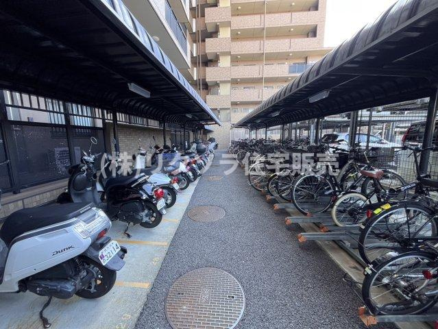 ライオンズガーデン枚方の駐輪場|■物件内覧・資金計画相談・住宅ローン相談、リフォーム相談、お問合せ受付中■
※当日・翌日のご内覧、ご相談はお電話でのお問合せがスムーズです！