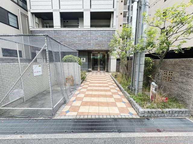 ライジングコート深江本町フラワーパークのエントランス