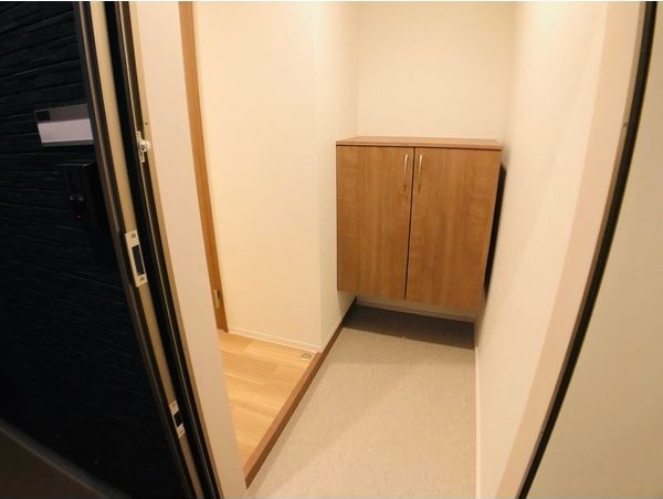 LE COCON本星崎町Ⅱの玄関|シューズボックスがある玄関です