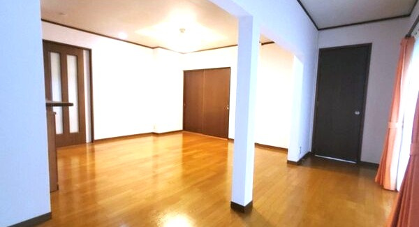 尾張旭戸建ての居間・リビング