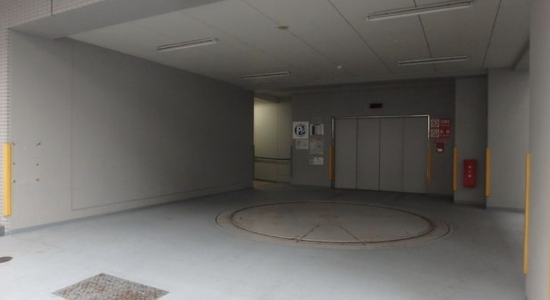 パークキューブ四谷三丁目の駐車場
