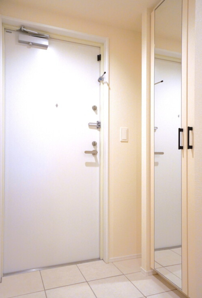 グローリオシェルト池袋Ⅱの玄関