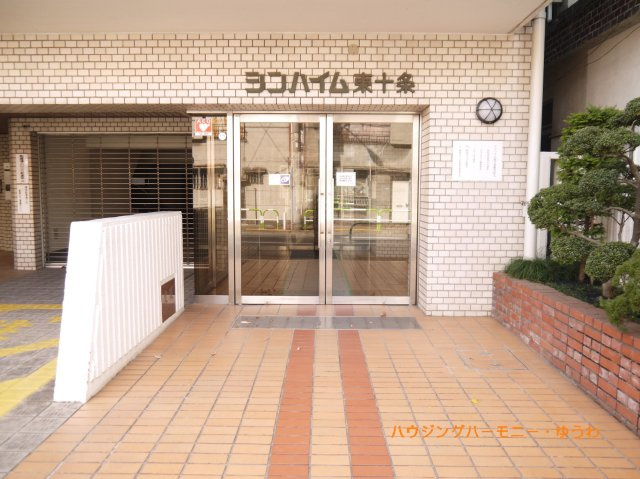 【エントランス】 | シンハイム東十条 | 清廉とされたエントランスになっています。