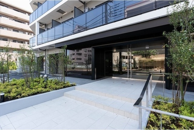 コンフォリア東葛西のエントランス