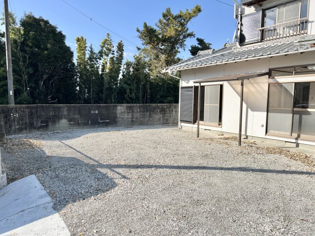 磐田市中泉の駐車場|普通車４台駐車可能！！