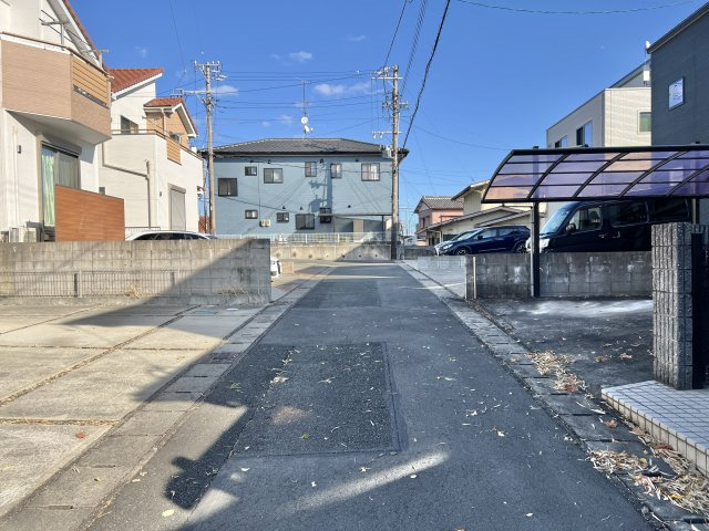 磐田市中泉の前面道路含む現地写真|前面道路を西を向いて撮影しました。