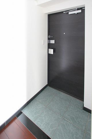 エンクレスト薬院Ⅱの玄関|収納もある玄関です