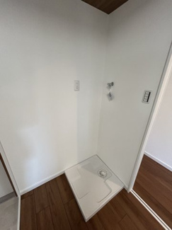 【ランドリースペース】 | メゾン横浜能見台B棟 | 防水パン