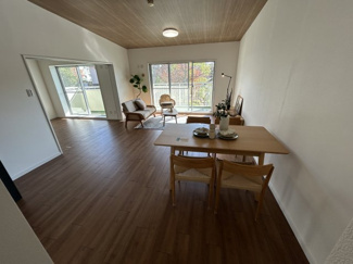 【居間・リビング】 | メゾン横浜能見台B棟 | リビング横に洋室約6.5帖があり開放感があります。