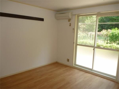 【居間・リビング】 | リヴレーヌ壱番館 | ゆったりとしたリビングです