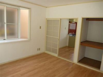 【居間・リビング】 | リヴレーヌ壱番館 | ゆったり過ごせるリビングです