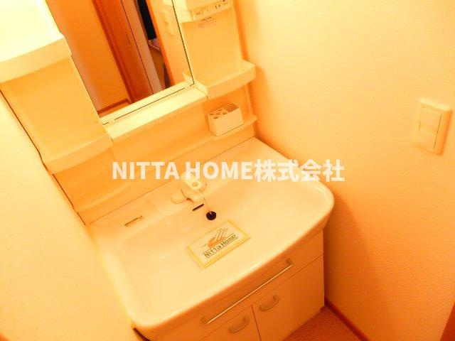 ワイズハウスの独立洗面台|シャワー付き洗面台で毎朝の身支度も快適◎