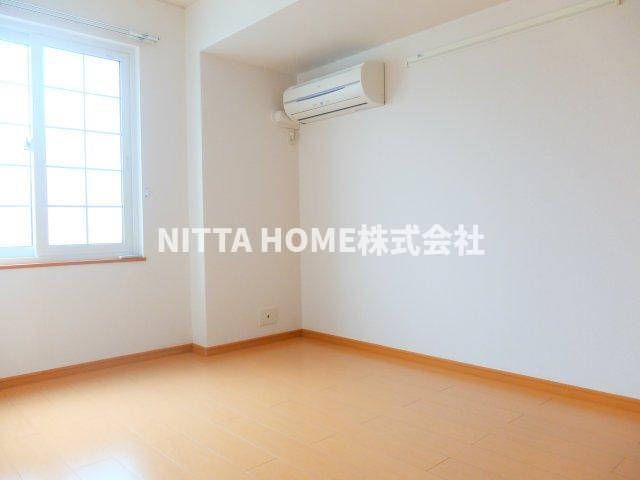 ワイズハウスの洋室|洋室６帖です☆彡