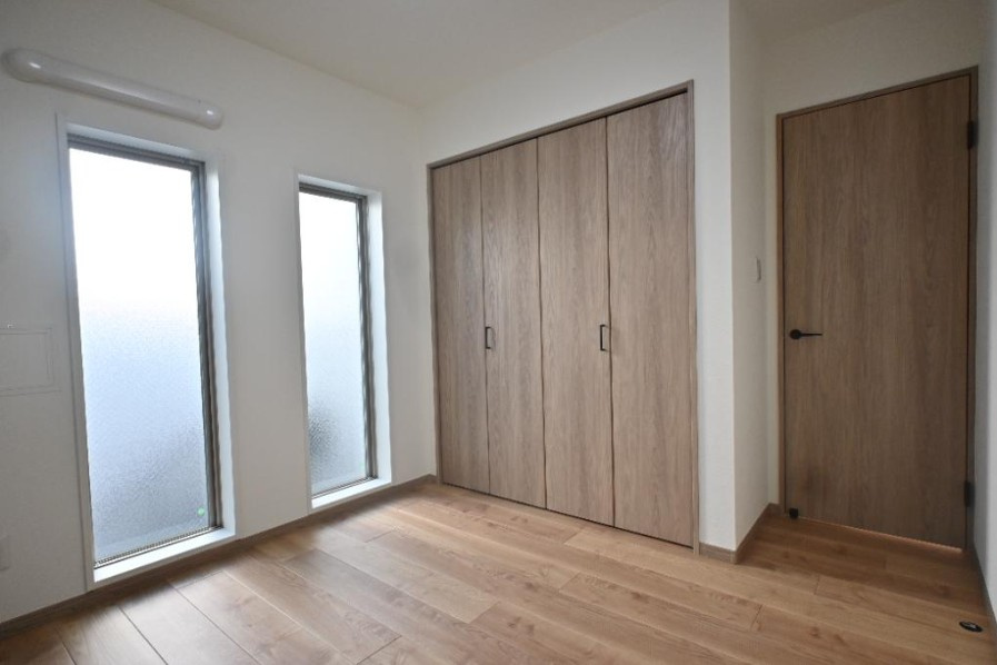 アジールコフレ三軒茶屋の洋室|アジールコフレ三軒茶屋：約５．０帖の洋室はクローゼット・窓付きのお部屋となっております！