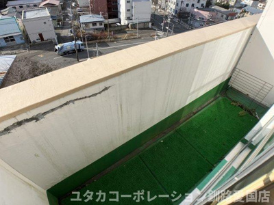 【バルコニー】 | 幣舞マンション171号室 | お天気の良い日はお洗濯ものを干すのに良いですね♪