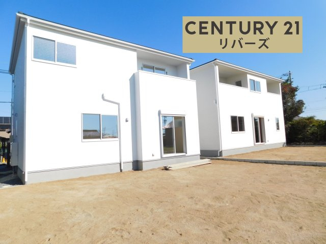 稲沢市平和町法立北瀬古の新築一戸建の外観|◇３号棟◇　　残り１棟！！いつでもご案内出来ます♪（お問合せ当日、平日、水曜、夜間でもＯＫ）　敷地７０坪超　駐車並列４台ＯＫ　南面に広い庭付き♪　５ＬＤＫ！　続き間ＬＤＫ２０．７５帖　小学校徒歩５分♪