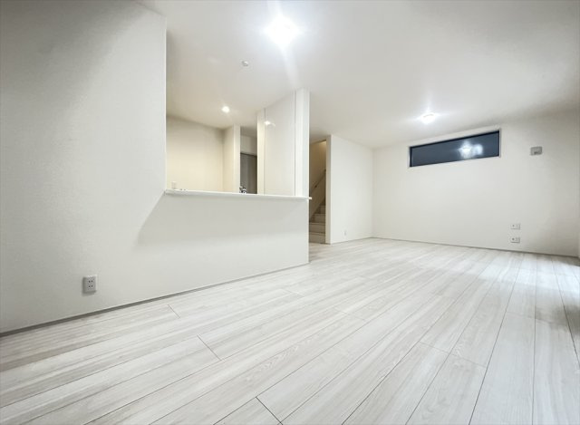 【外観】 | 新座市畑中1丁目　新築一戸建住宅　全3棟　(志木本店) | 販売現地／2025年12月4日撮影　
ファミリーに嬉しい4LDKのゆとりある住空間。