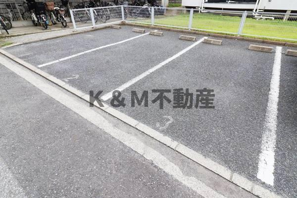 ビレッジハウス栗ヶ沢６号棟の駐車場|駐車場があります