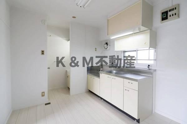 ビレッジハウス栗ヶ沢６号棟のキッチン|コンパクトなキッチンで掃除もラクラク