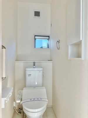 【トイレ】 | 鶴馬戸建 | 清潔感のあるトイレです