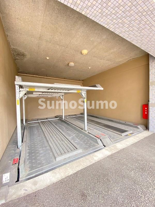 パセオ平尾の駐車場