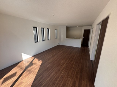 【居間・リビング】 | リーブルガーデン．S　深谷上柴町西第３　 | 現地リビング（2026年02月02日）撮影