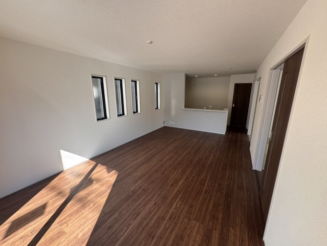 【居間・リビング】 | リーブルガーデン．S　深谷上柴町西第３　 | 現地リビング（2026年02月02日）撮影