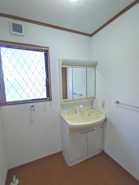 武蔵村山市榎３丁目の中古一戸建の独立洗面台