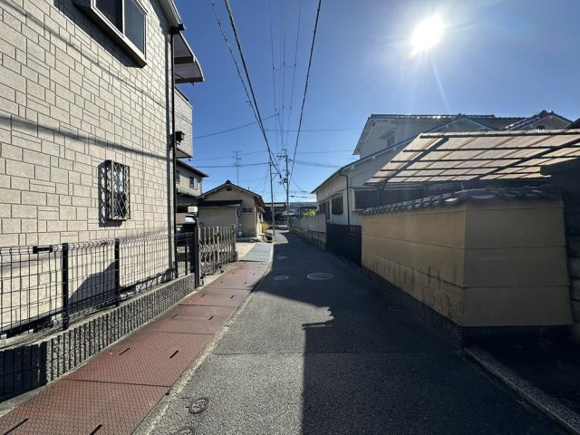 私部２丁目　中古一戸建ての前面道路含む現地写真|■物件内覧・資金計画相談・住宅ローン相談、リフォーム相談、お問合せ受付中■
※当日・翌日のご内覧、ご相談はお電話でのお問合せがスムーズです！