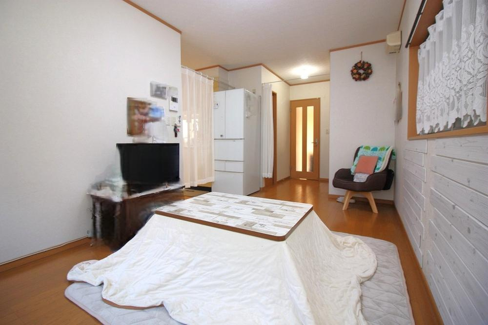 私部２丁目　中古一戸建ての居間・リビング|LDK12.0帖
■物件内覧・資金計画相談・住宅ローン相談、リフォーム相談、お問合せ受付中■
※当日・翌日のご内覧、ご相談はお電話でのお問合せがスムーズです！