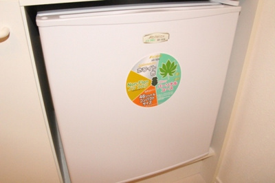 【設備】 | ウェルストン弥生町 | 冷蔵庫付（使わない場合はコンセントを抜いて収納）