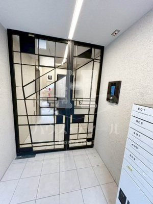 【エントランス】 | May's川口 | ゆとりのあるエントランスです