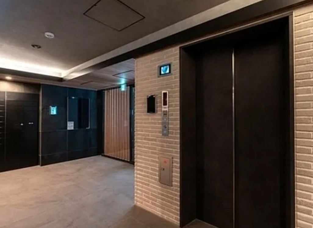 コンフォリア・リヴ東中野のロビー