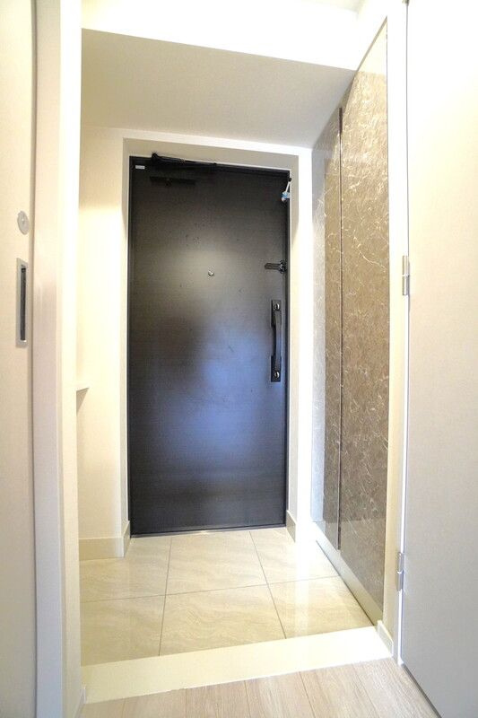 クラリティア浅草の玄関