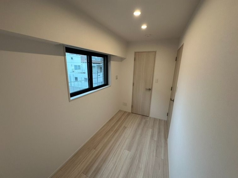 シーズンフラッツ住吉の洋室