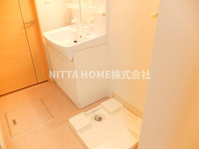 サイドアヴェニューの洗面所|室内洗濯機置き場も完備◆