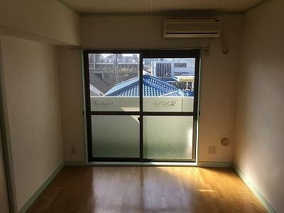 ウエストアベニューのバルコニー